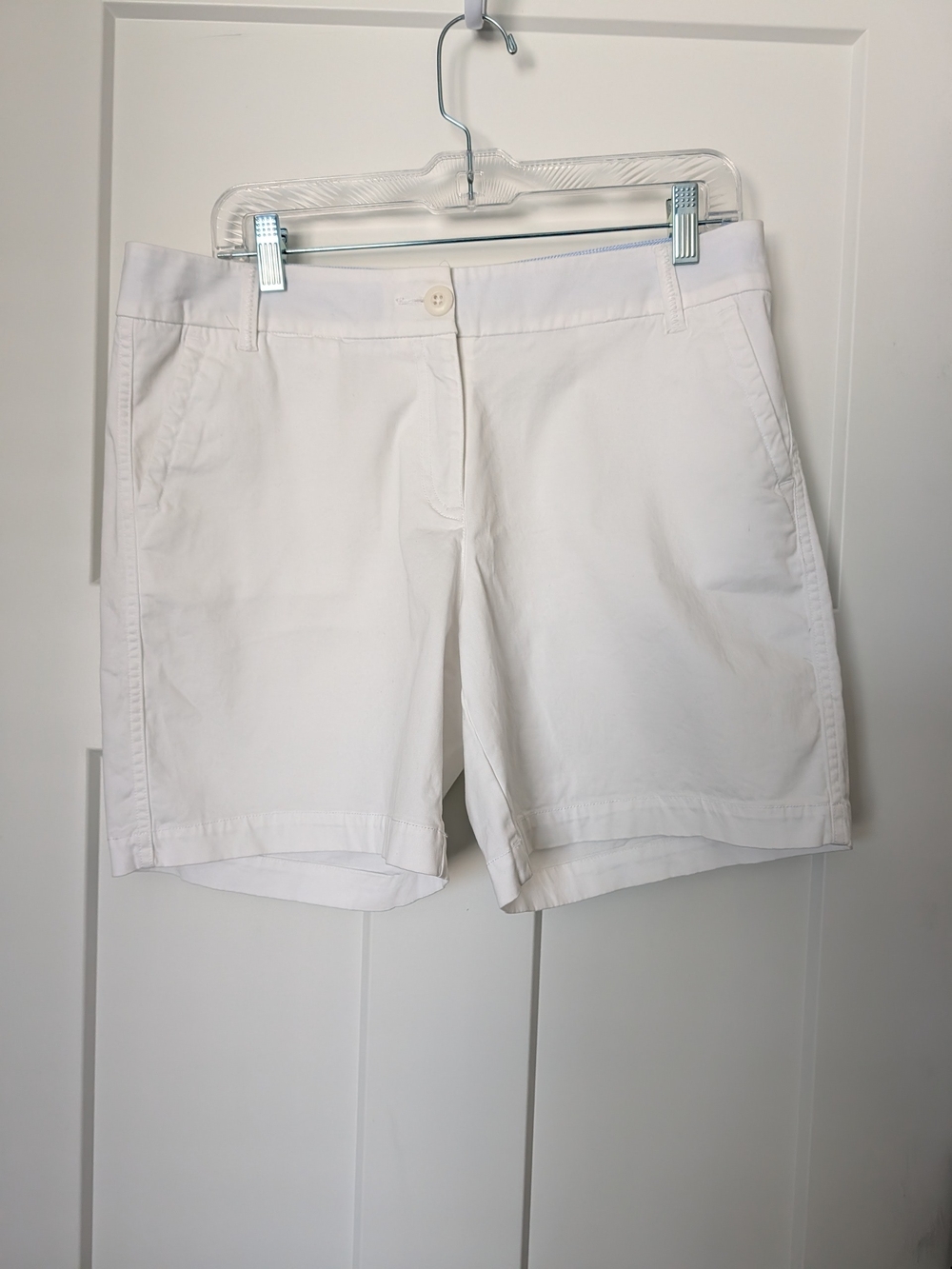 Ladies EUC Crown & Ivy Shorts Size 8